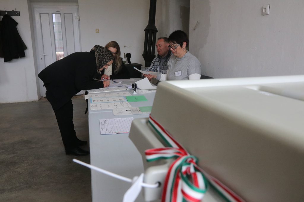 Election Office Registers 900 Foreign Observers post's picture