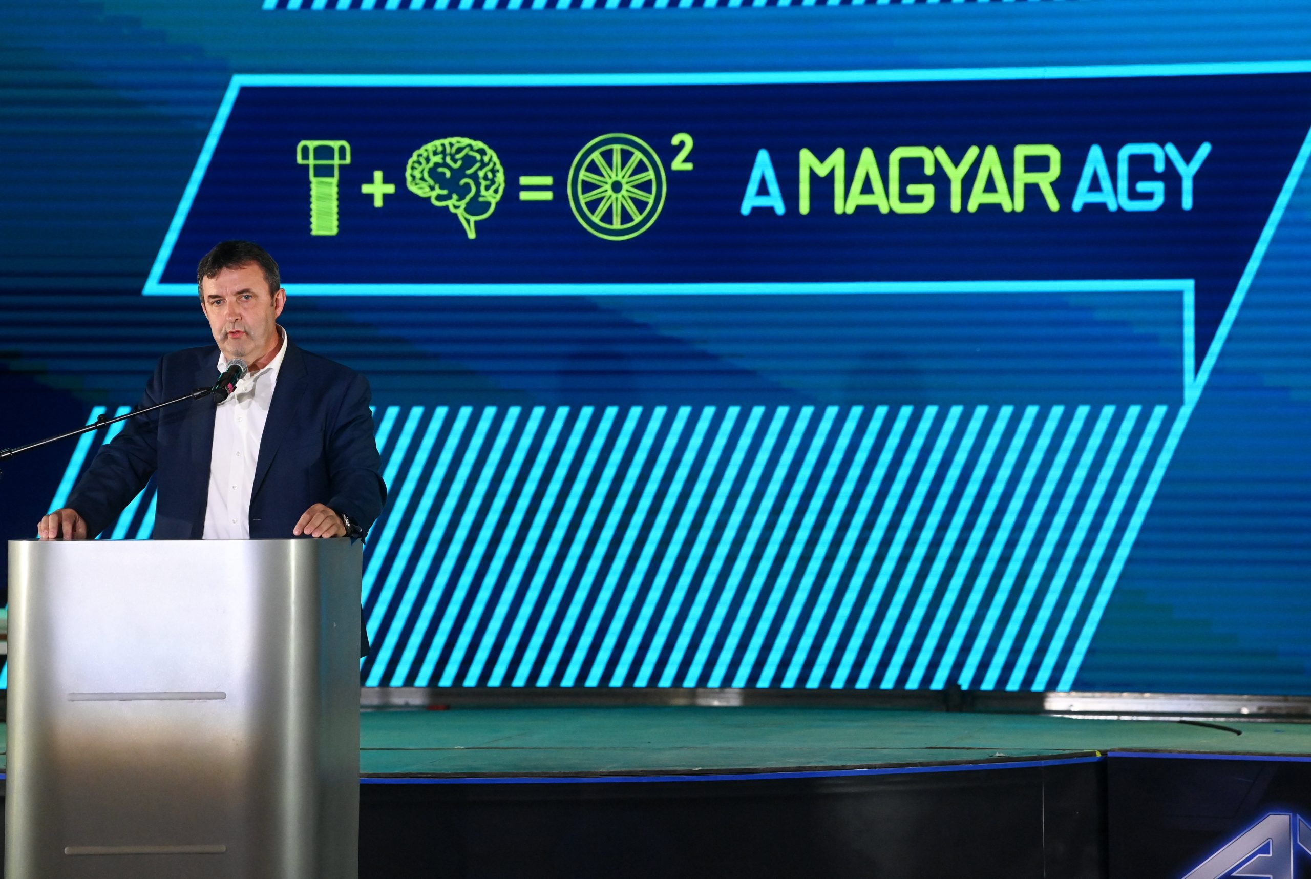 Technology Minister Palkovics Opens Intl Automobile and Tuning Show