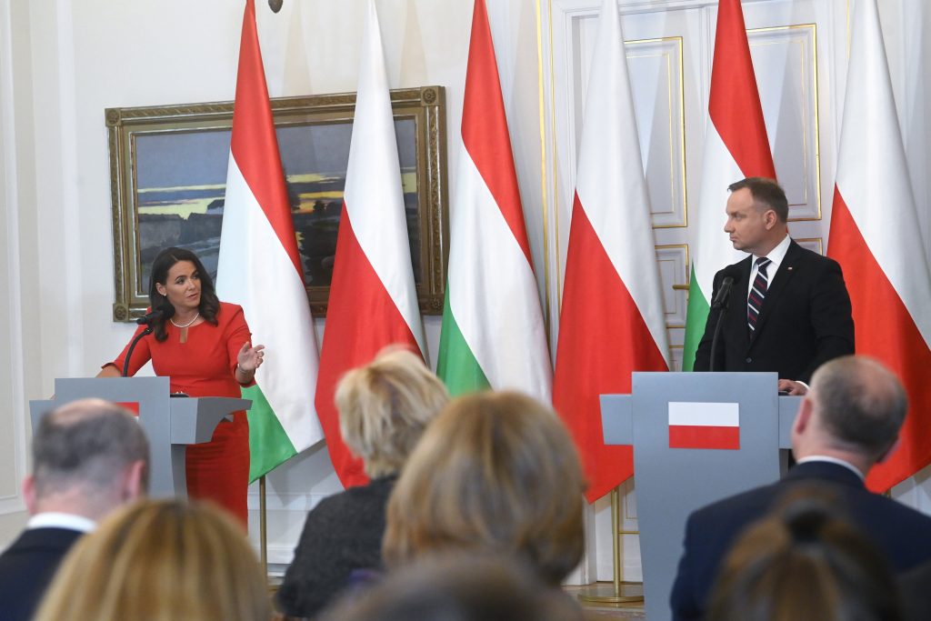 President Novák: Hungary, Poland Call on EC to Make Available Allocations Due from Reconstruction Fund post's picture