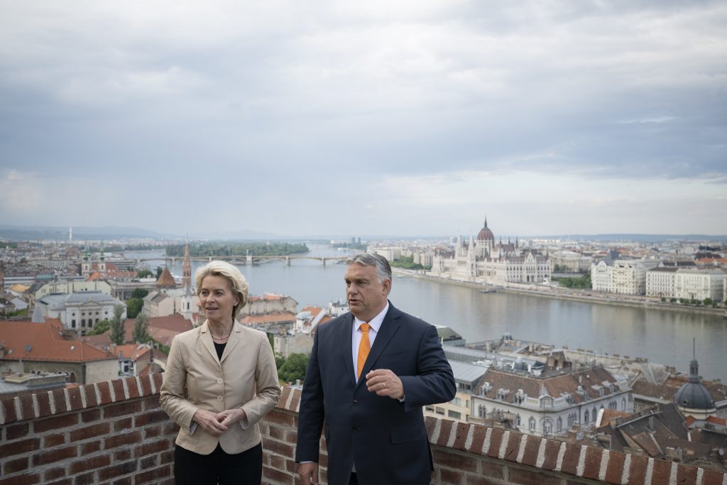 EU Considers Scrapping Oil Embargo Over Hungary’s Veto post's picture