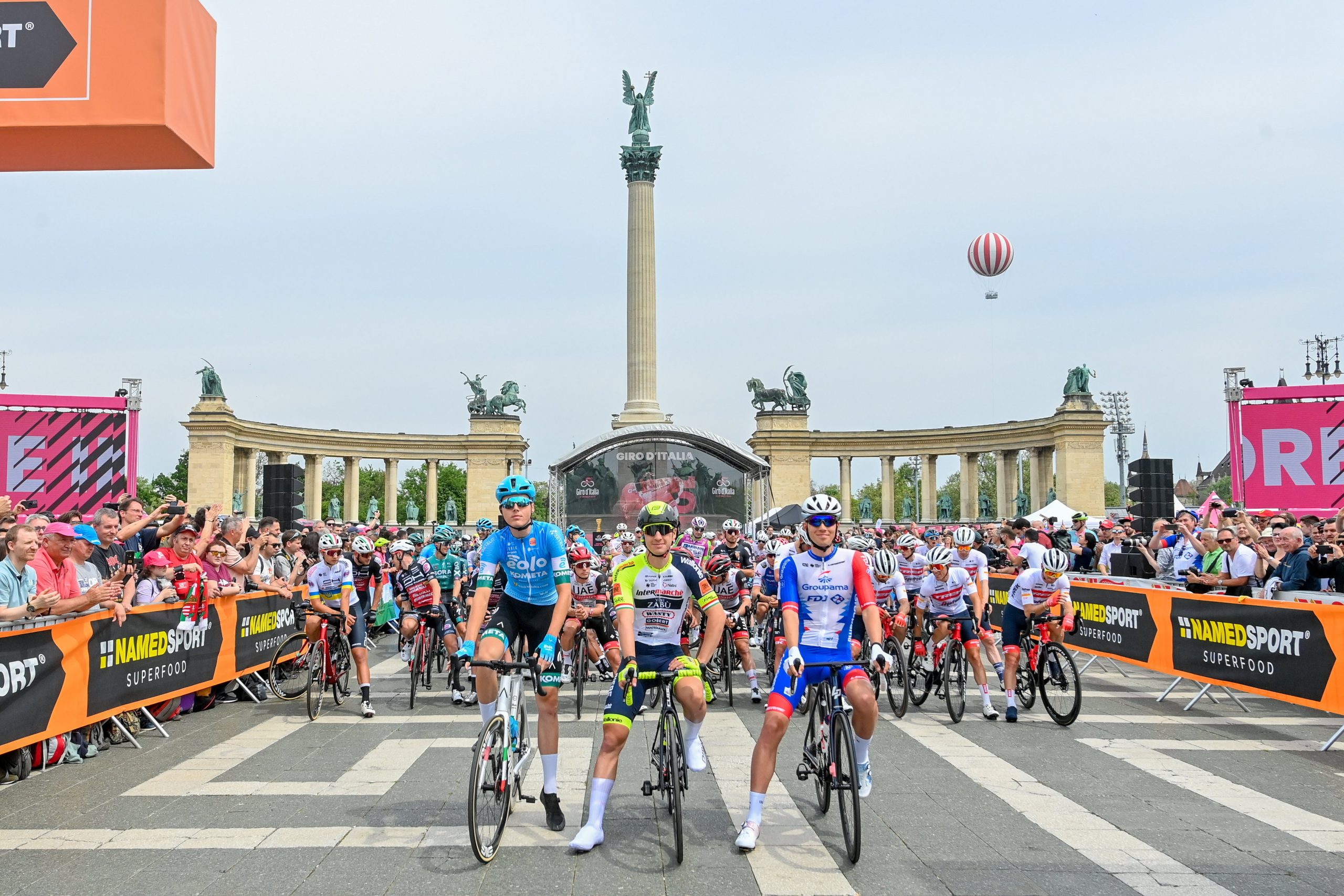 Giro d'Italia Gets Under Way in Budapest - PHOTOS!