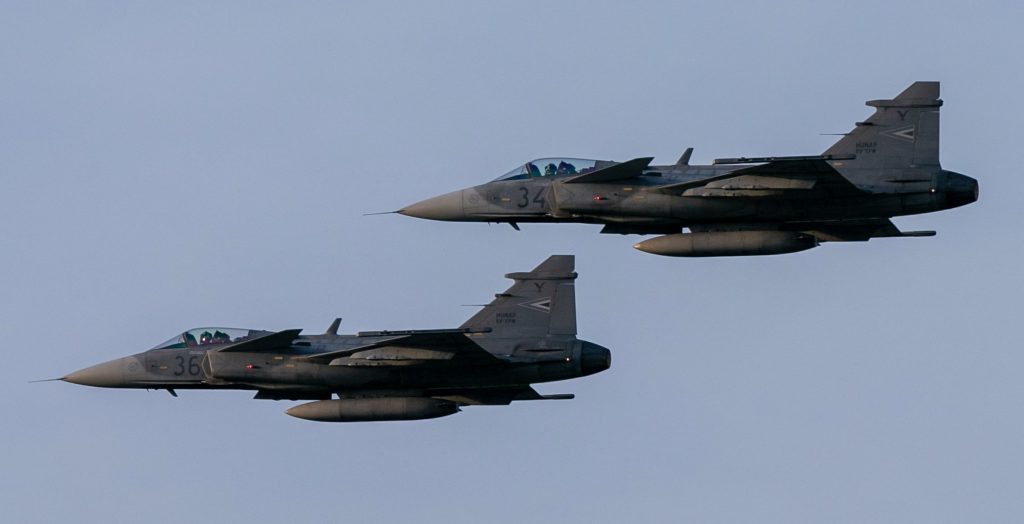 Hungarian Gripens Scrambled after Bomb Threat Made on Turkish Aircraft post's picture