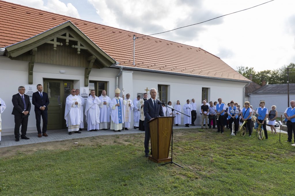 State Secretary for Churches: “If There is Community, We Can Endure Anything” post's picture
