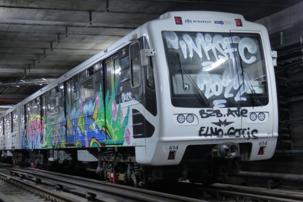 Foreigners Came to Hungary with Intention of Vandalizing Metro Cars post's picture