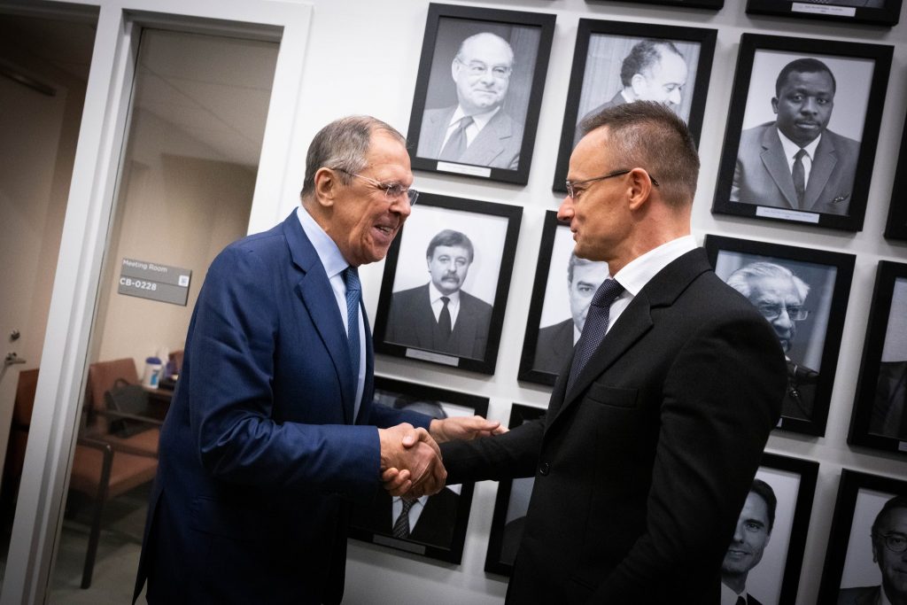 Hungarian Foreign Minister Holds Talks with Russian Counterpart in New York post's picture
