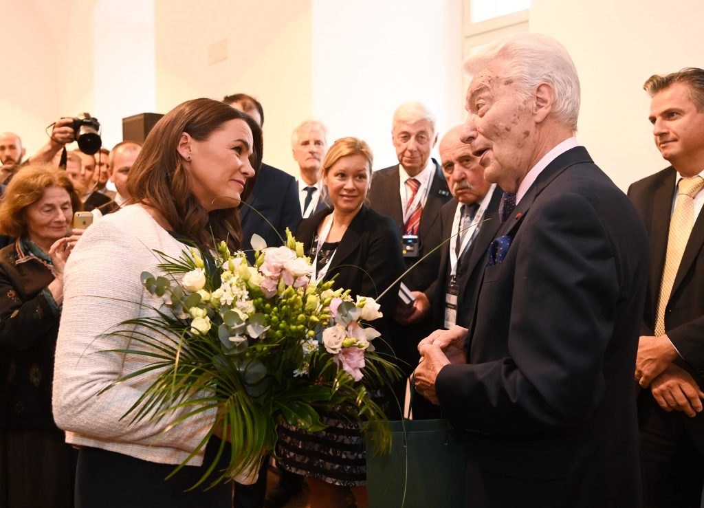 Hungarian President Welcomes Participants of the Friends of Hungary Foundation Conference post's picture