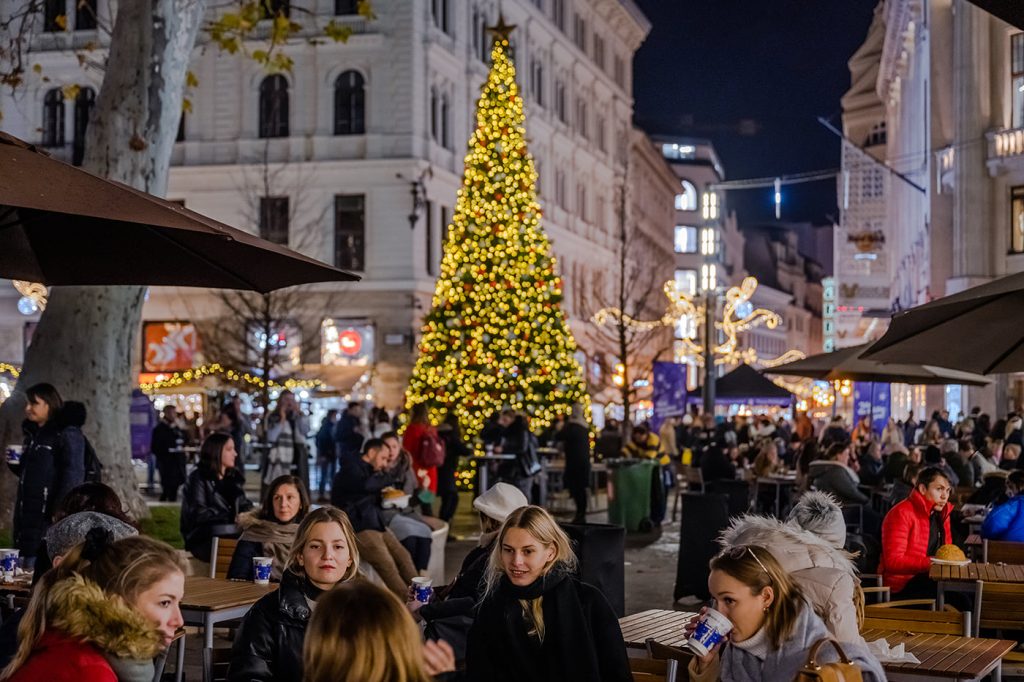 Budapest Christmas Fair Prices Not Excessive by European Standards post's picture
