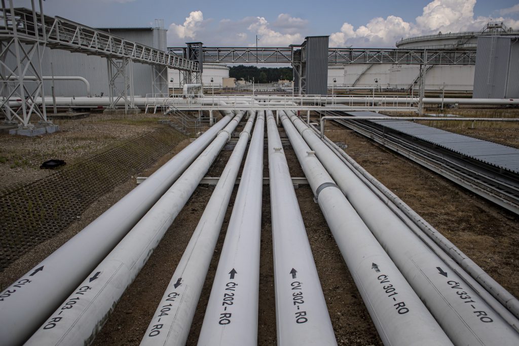 Ukraine Demands More Money for Transit Supplying Oil to Hungary post's picture