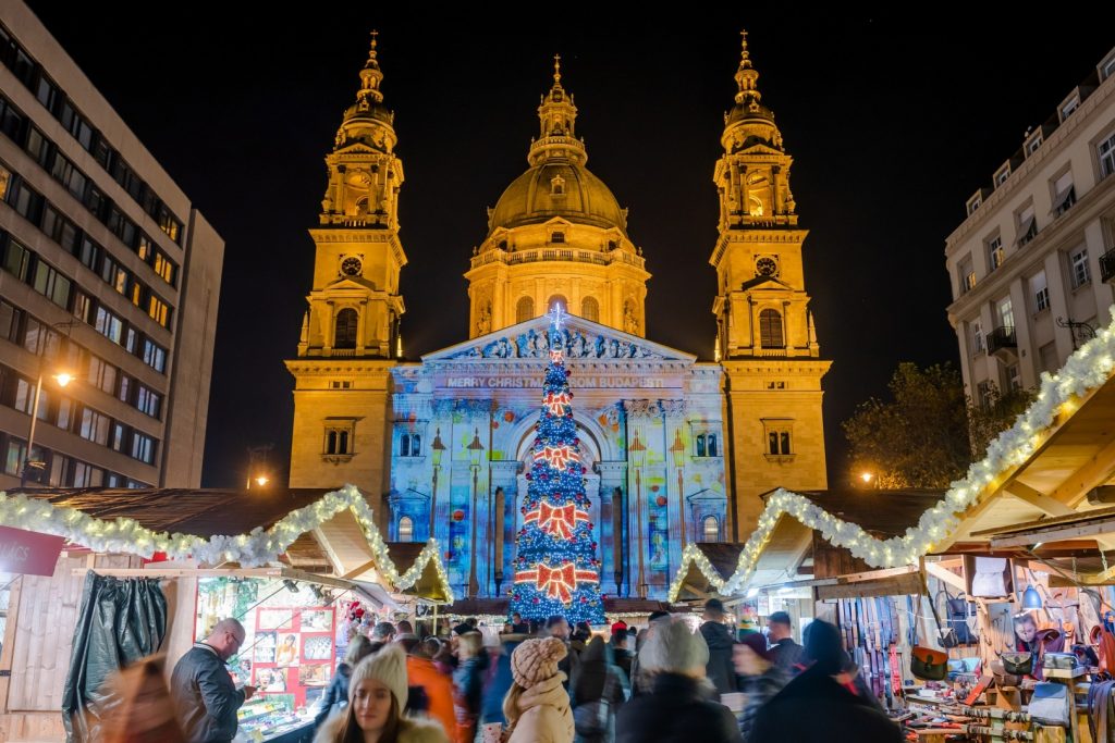 Christmas Markets Open in Central Budapest post's picture