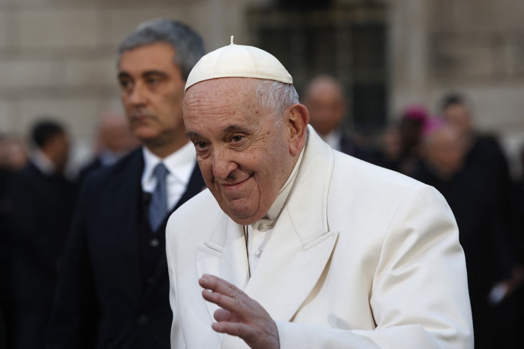 Hungarians Rejoice as Pope’s Visit Still on Schedule after Illness post's picture