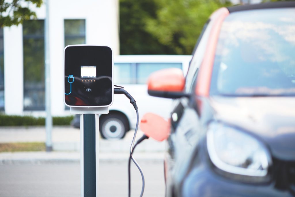 Hungarian Company Develops Automated EV Charging System post's picture