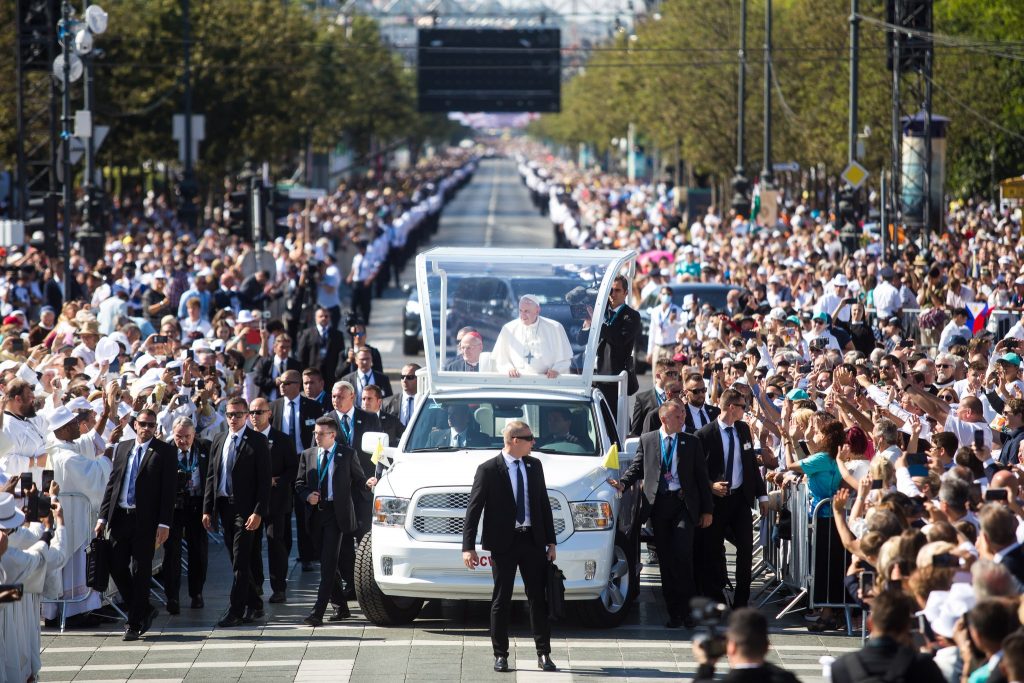Church Communities Await the Pope with Spiritual Attunement post's picture
