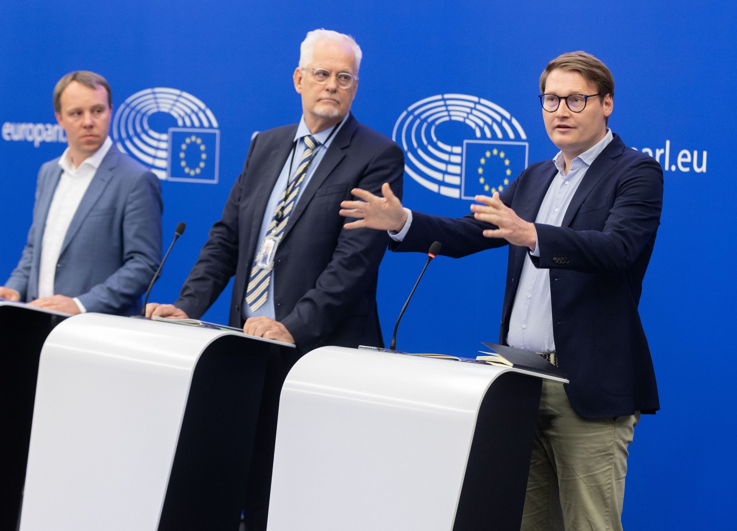 A német EP-képviselők nyomást gyakorolnak Brüsszelre, hogy keményebbé tegye Magyarországot