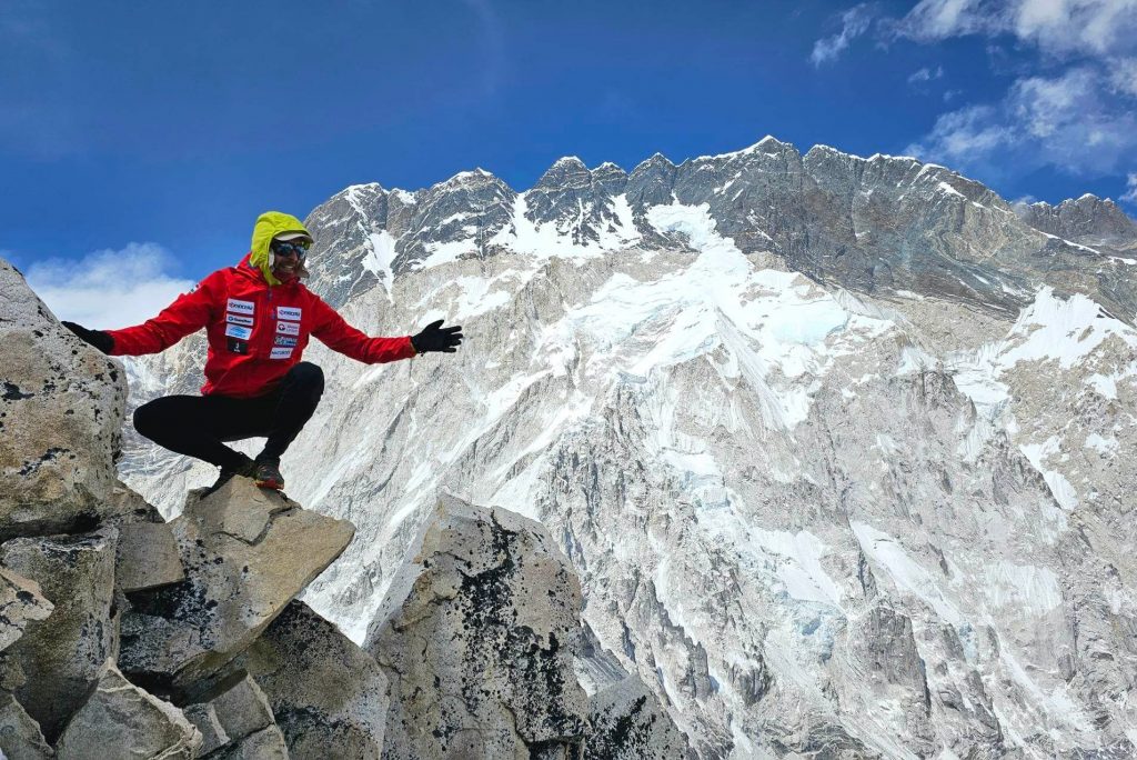 Hungarian Climber Arrives at the Base Camp of Mount Everest post's picture
