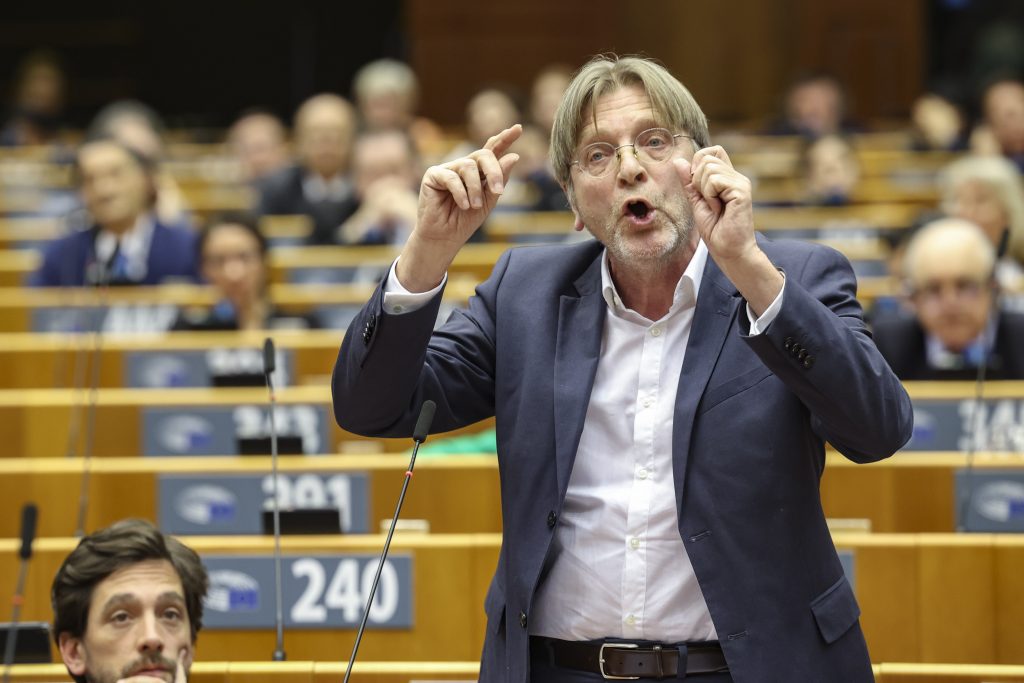 Scandal-hit Belgian MEP Guy Verhofstadt to Visit Budapest post's picture
