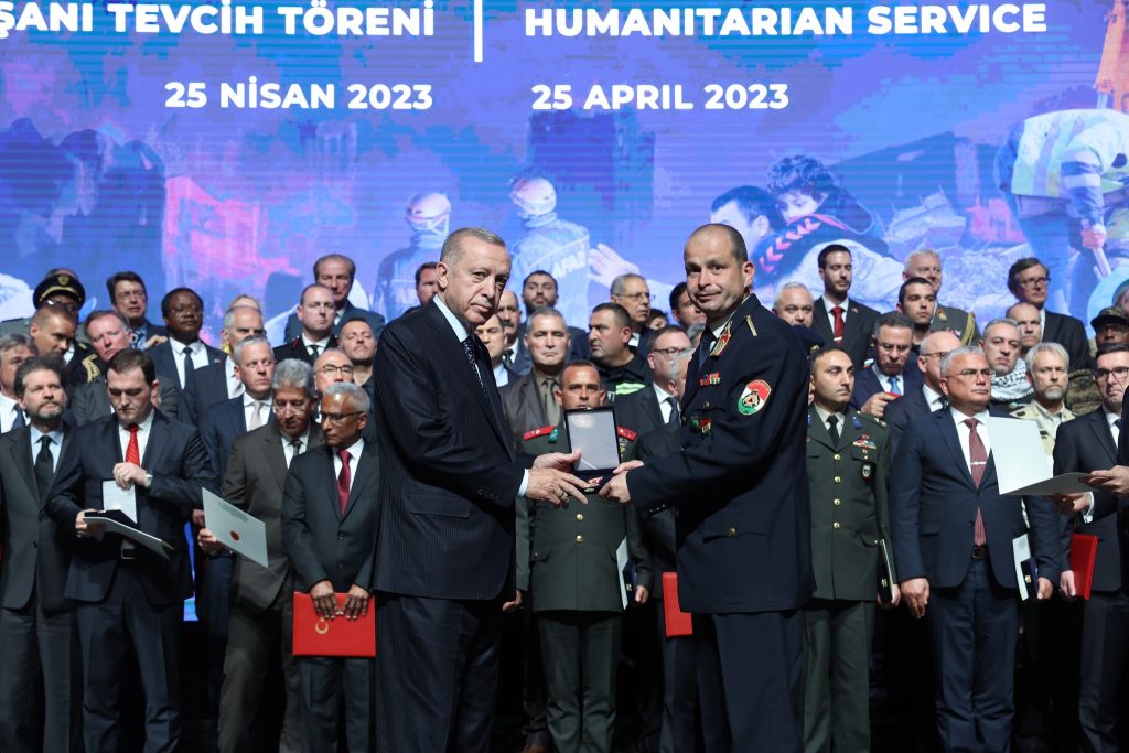 Turkish President Presented State Decoration to Hungarian Rescue Team post's picture