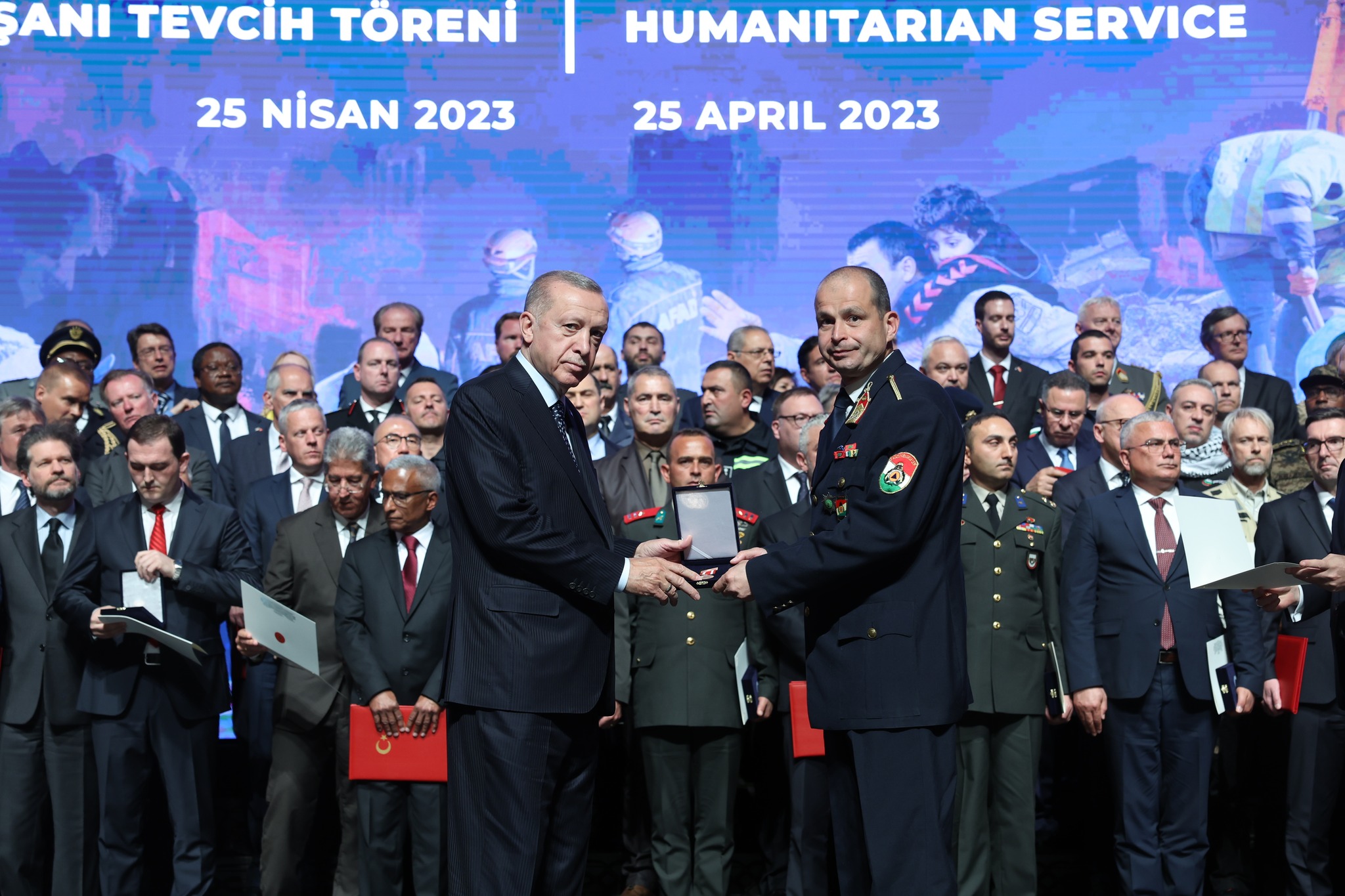 Turkish President Presented State Decoration to Hungarian Rescue Team