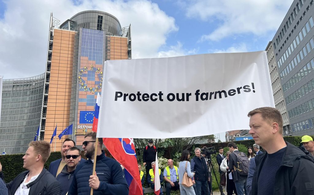Farmers Join Their European Counterparts During Brussels Protest