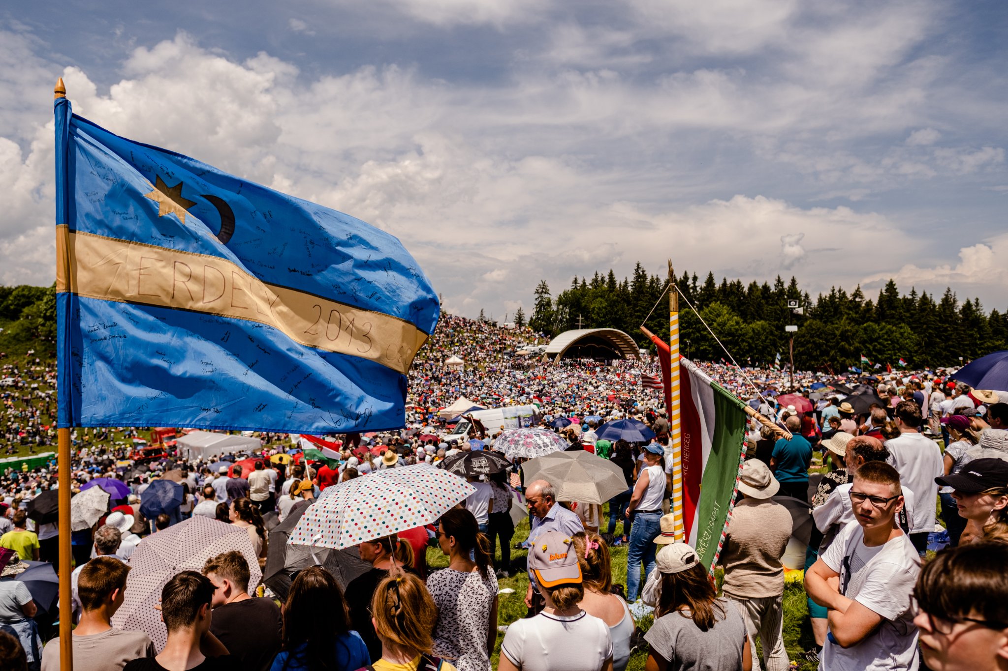 Hundreds of Thousands Celebrate Pentecost in Csíksomlyó
