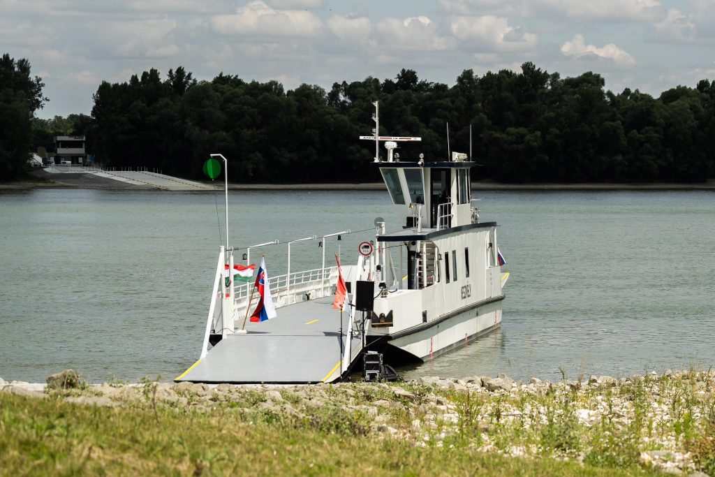 New Ferry Service to Connect Hungary and Slovakia post's picture