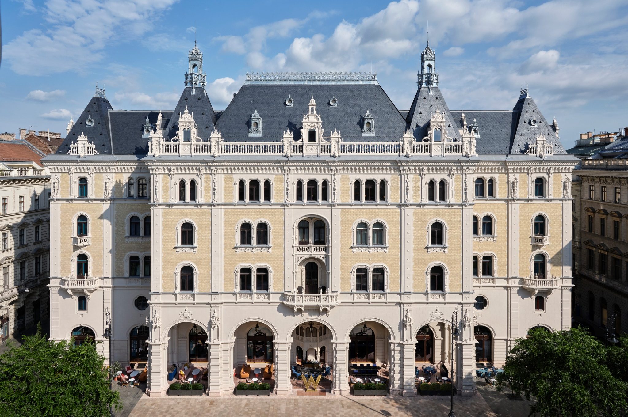 Vacant for Twenty Years, a Legendary Building Is Now a Luxury Hotel