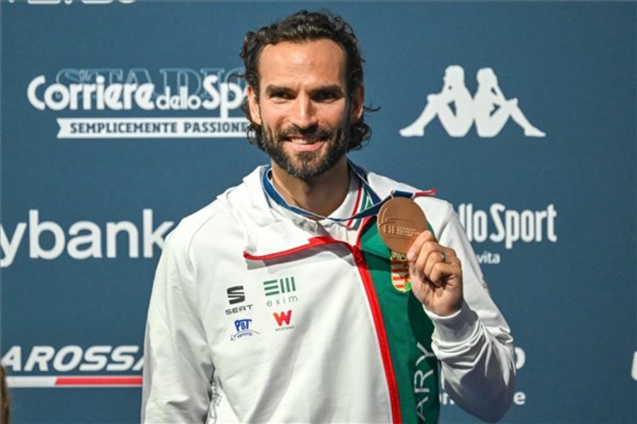 Fencing Champion Wins Bronze Medal in Milan post's picture