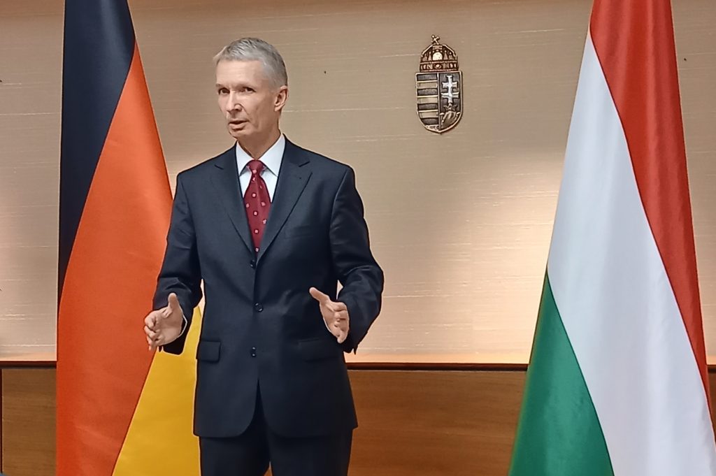 Gerhard Papke Interview: Hungarian Conservatism Seen as Threat to Left-Green Hegemony
