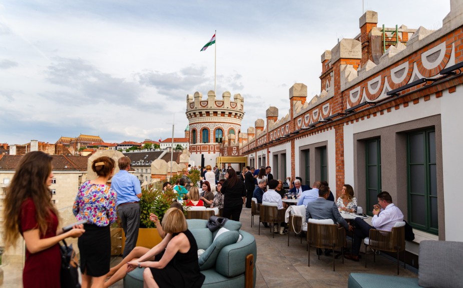 Spectacular Views Attract Crowds to New Panorama Terrace post's picture