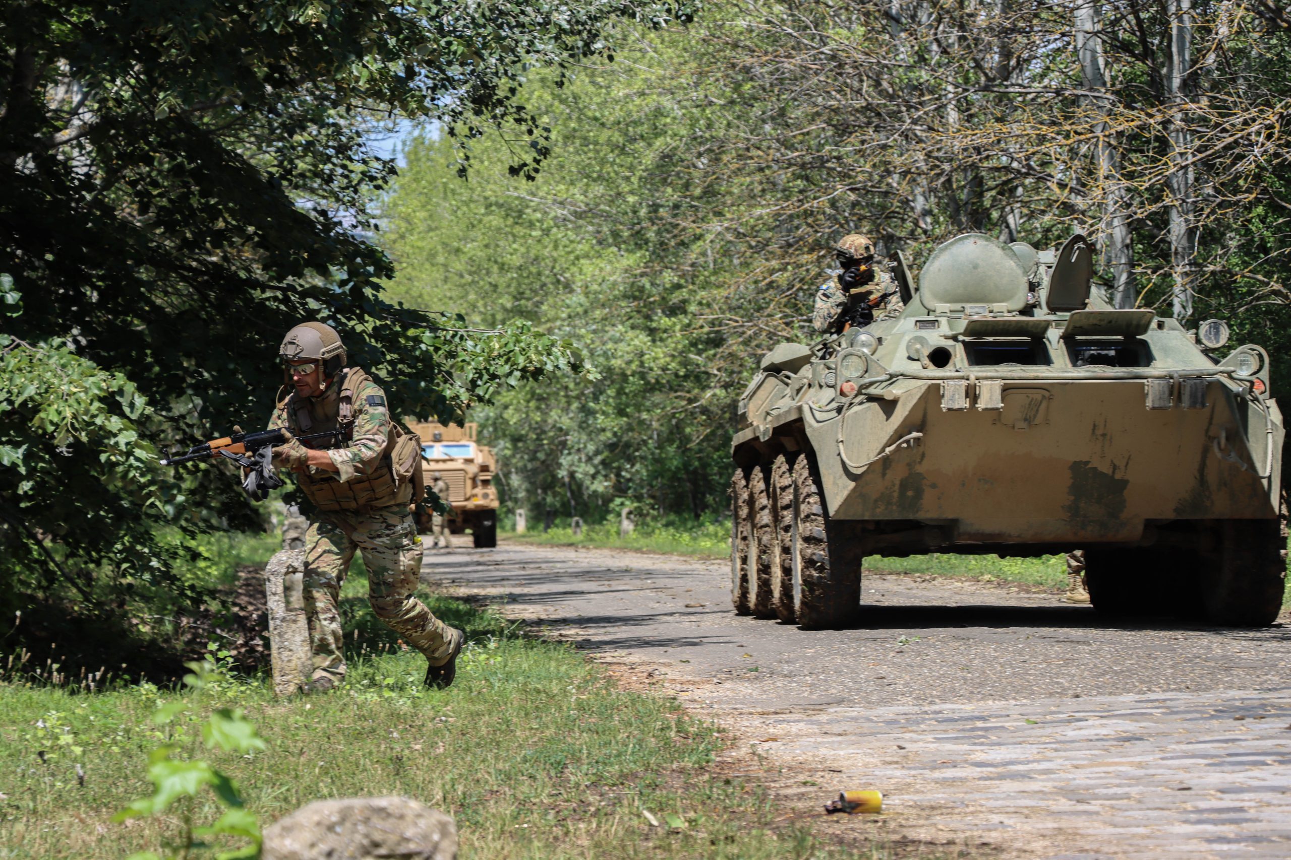 Foreign Soldiers Complete Explosive Device Training in Hungary