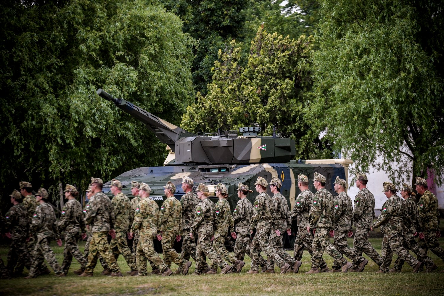 Hundreds of Young People Interested in Operating Lynx Fighting Vehicles