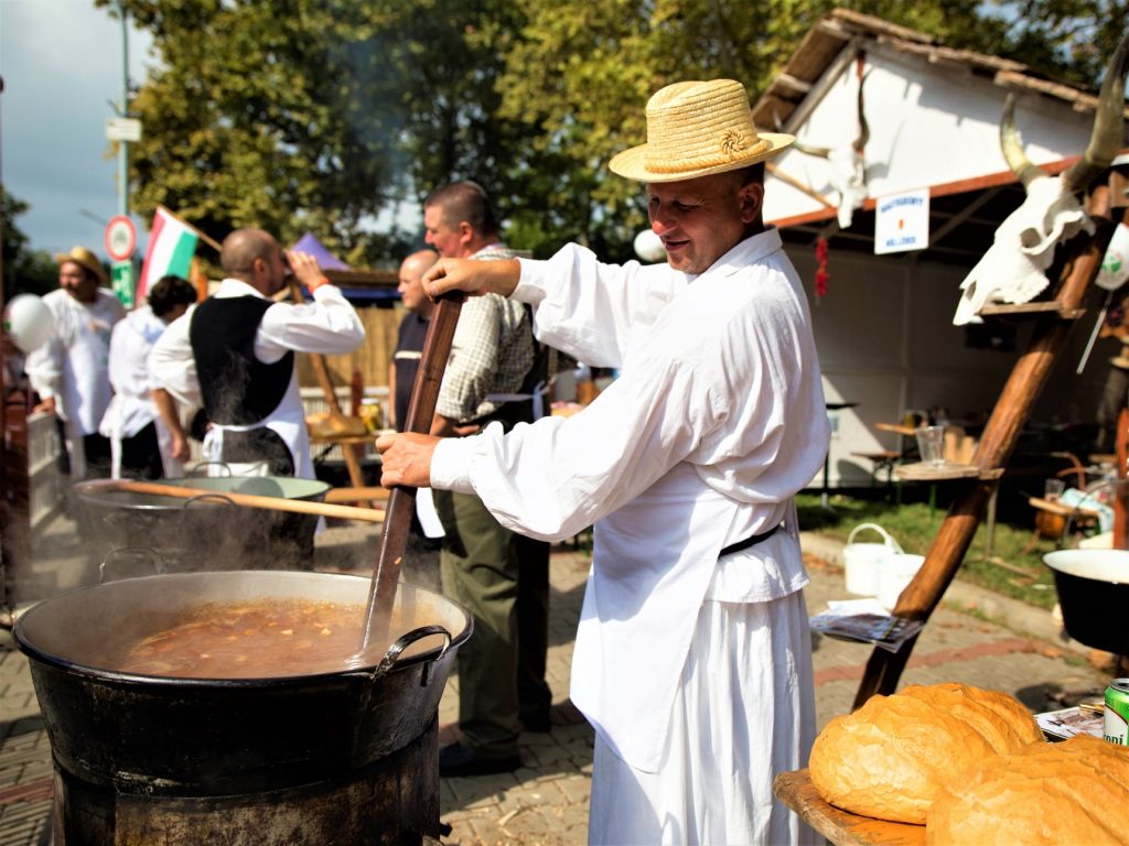 Szolnok Goulash Festival Awaits Lovers of Traditional Cuisine post's picture