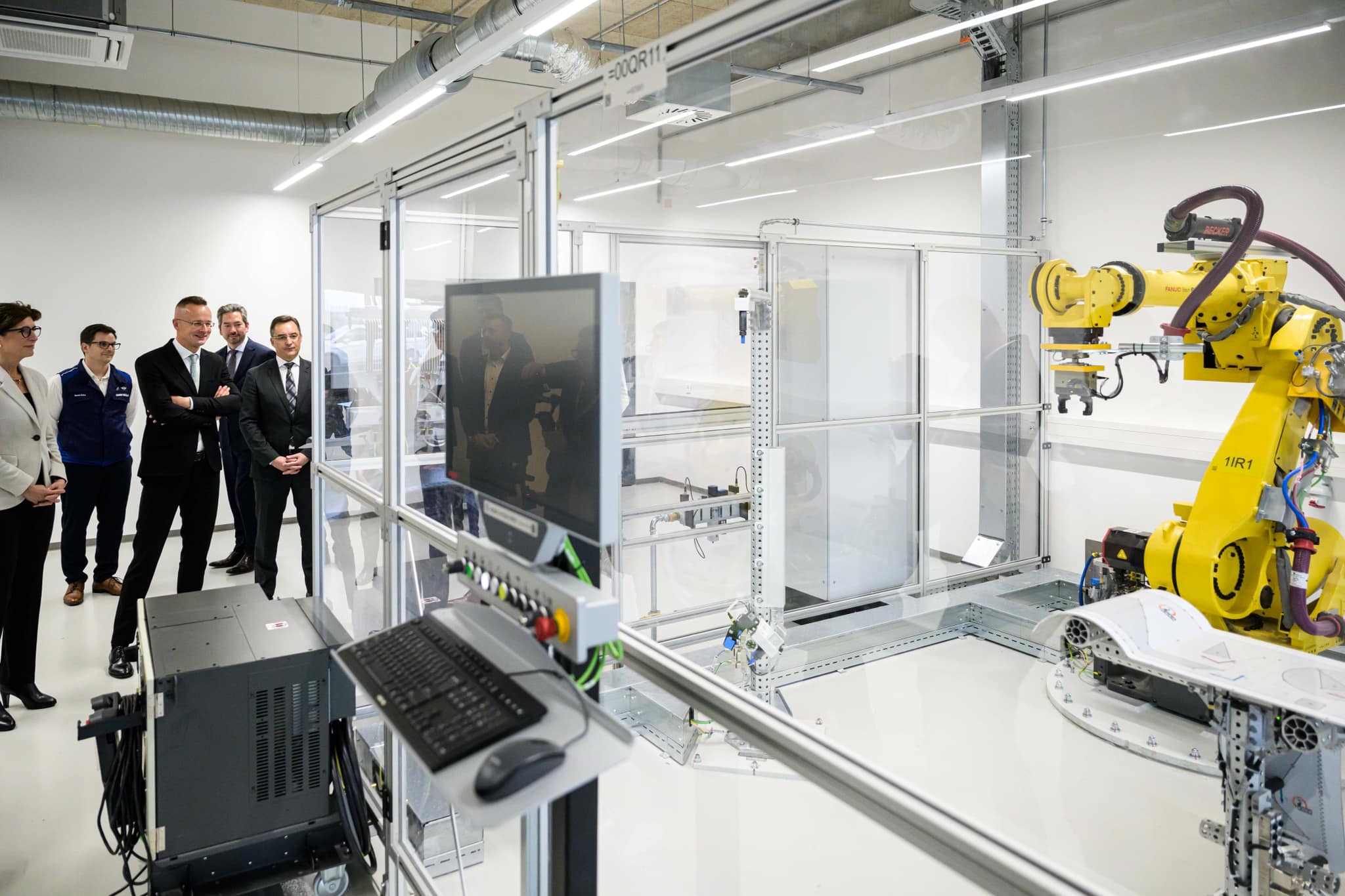 Cutting-edge Technology Arrives at the Debrecen BMW Factory