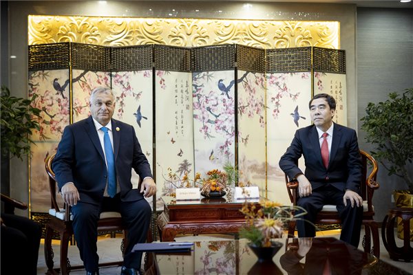 Prime Minister in Talks with Chairman of China Construction Bank post's picture
