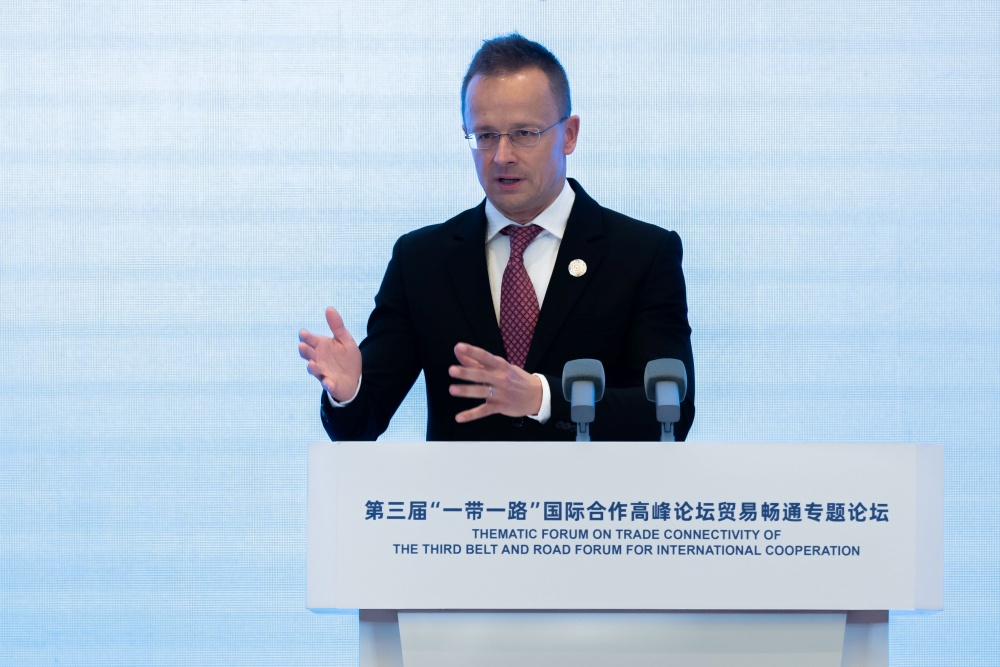 Foreign Minister in China: Separation of Eastern and Western Economies Risky post's picture