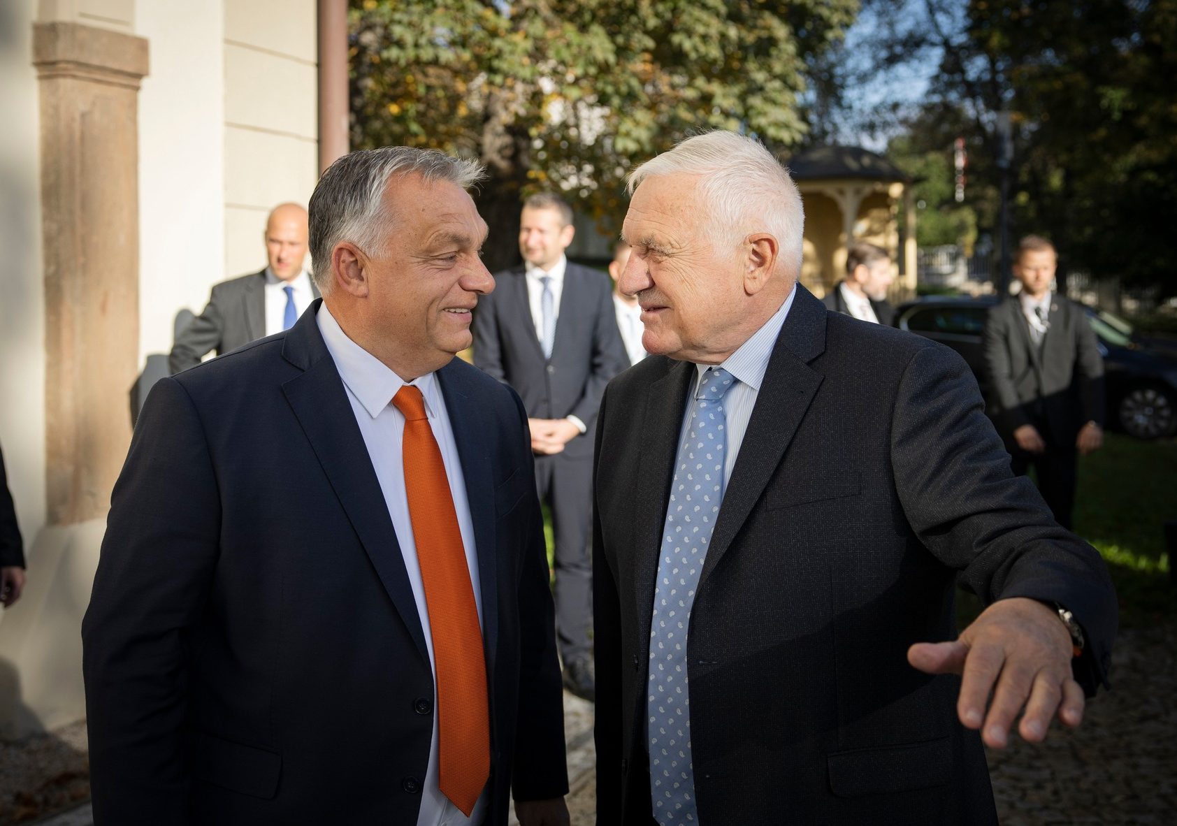 Bývalý český prezident vysvětluje odchod Viktora Orbána během referenda na Ukrajině