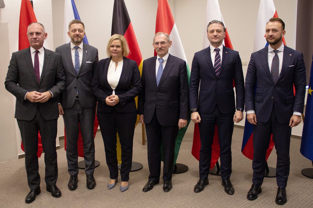 German, Austrian, and V4 Interior Ministers Hold a Migration Summit in Szeged post's picture