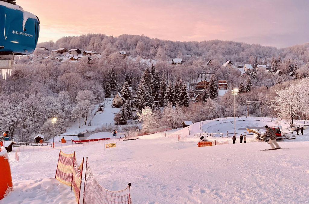 Ready for Winter: The Best Domestic Ski Slopes post's picture