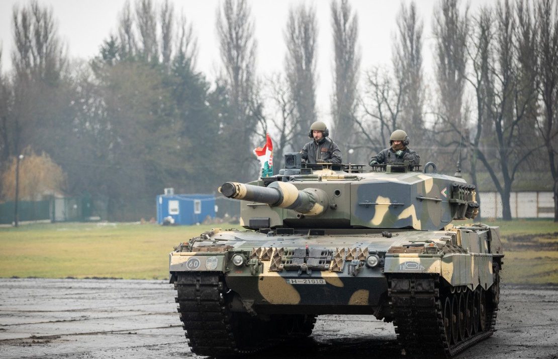 هنغاريا تطلب شراء دبابات +Leopard 2 A7 ومدفعيه PzH 2000 الذاتيه الحركه  657b06d2795e6974798490-e1702624260214