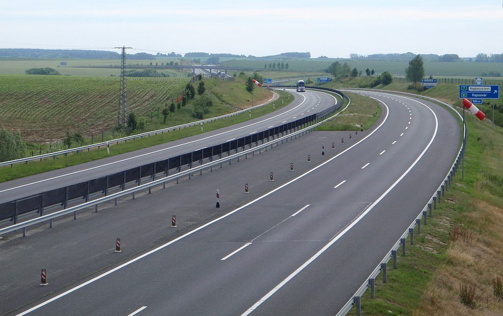 Hamarosan megkezdődik az ország legdrágább autópályájának építése