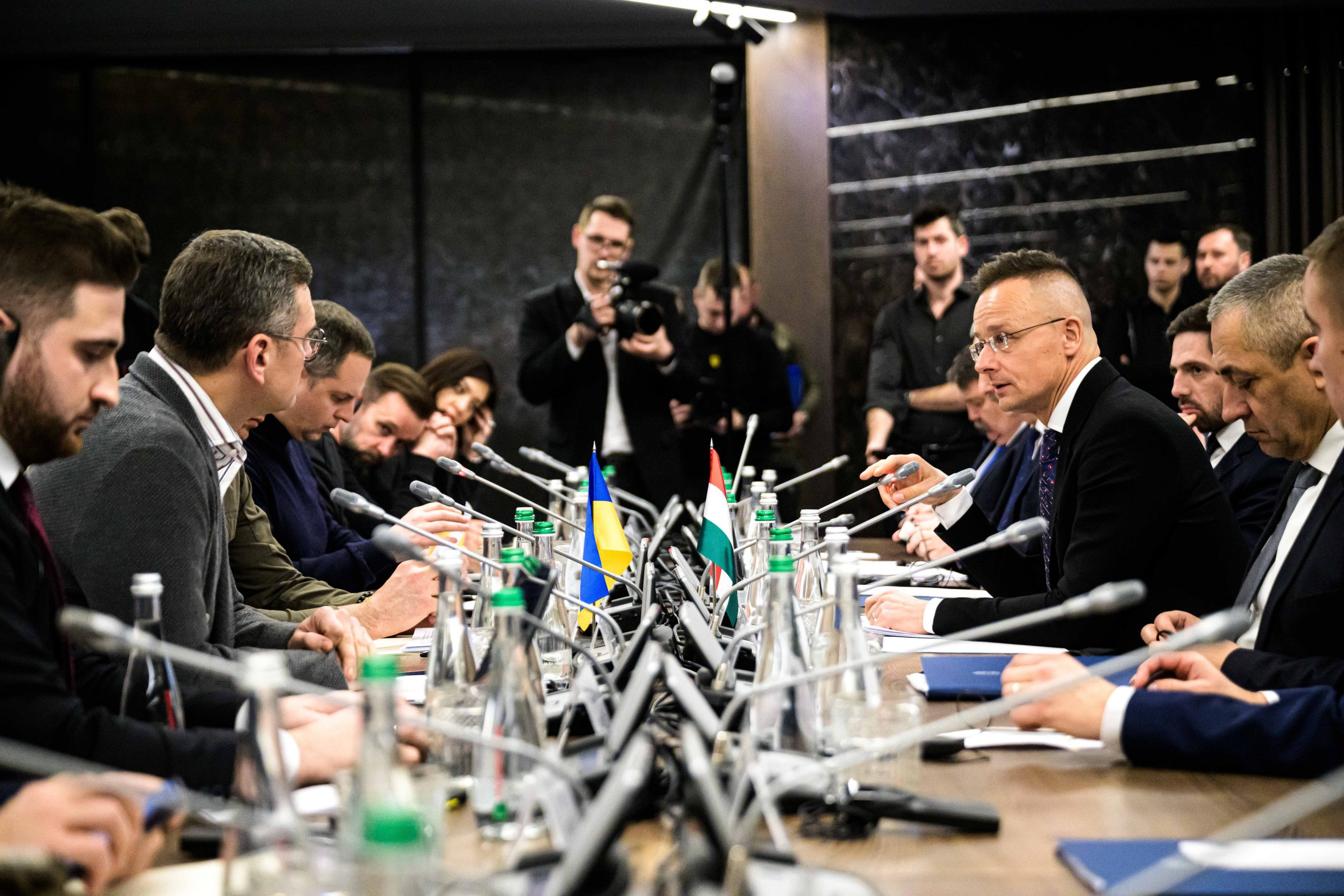 A külügyminiszter békére és a kisebbségi jogok visszaállítására szólított fel ukrajnai látogatásán