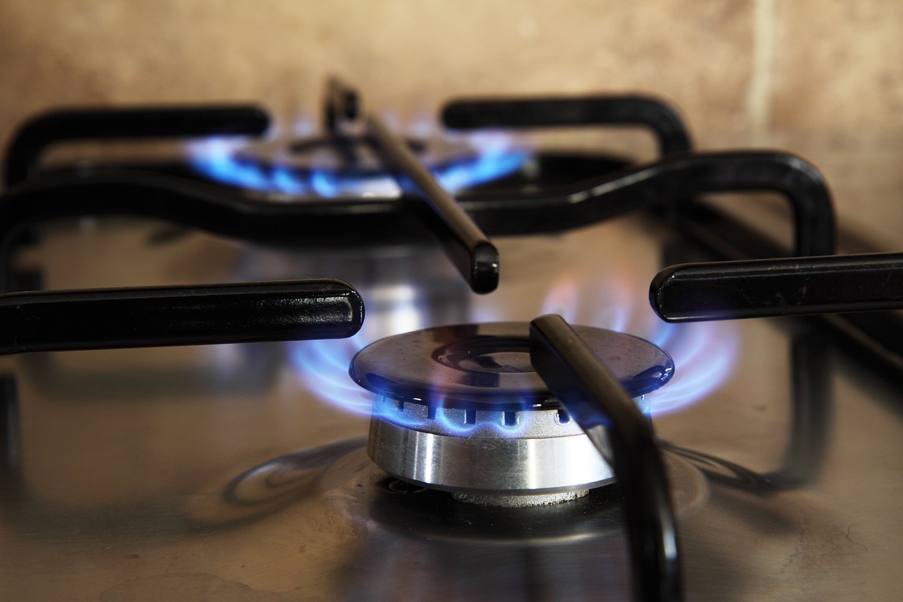 Drop in Gas Consumption during Heating Season Even without Restrictive Measures