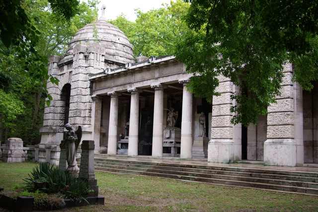 Budapest’s Historical Cemeteries Slowly Turning into Tourist Attractions