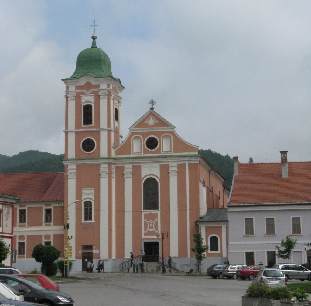 A Magyarok Egy Gyönyörű Szlovák Városba Látogatnak El