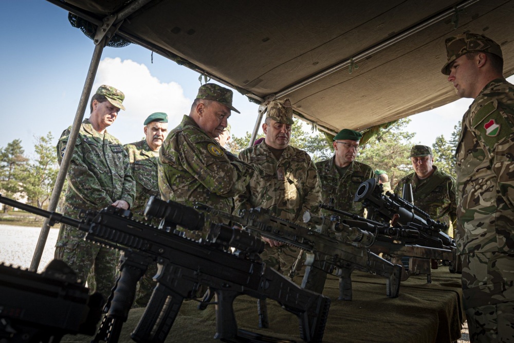 Slovak and Hungarian Army to Launch Joint Training Programs post's picture