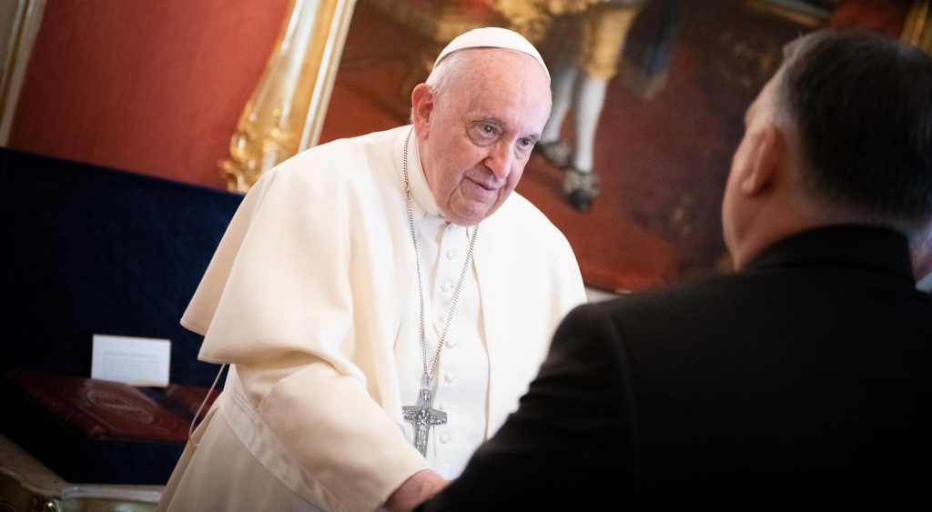 Pope Francis Writes about His Visit to Hungary in His Latest Biography post's picture