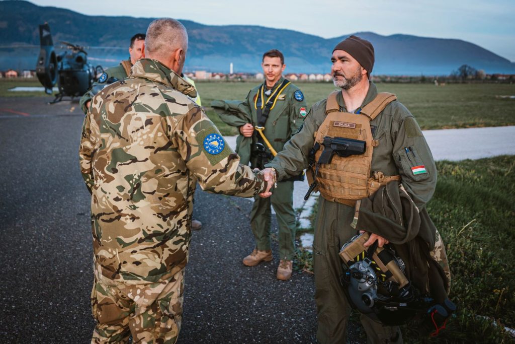 Hungarian Soldiers Rescue Missing Tourists in Bosnia post's picture