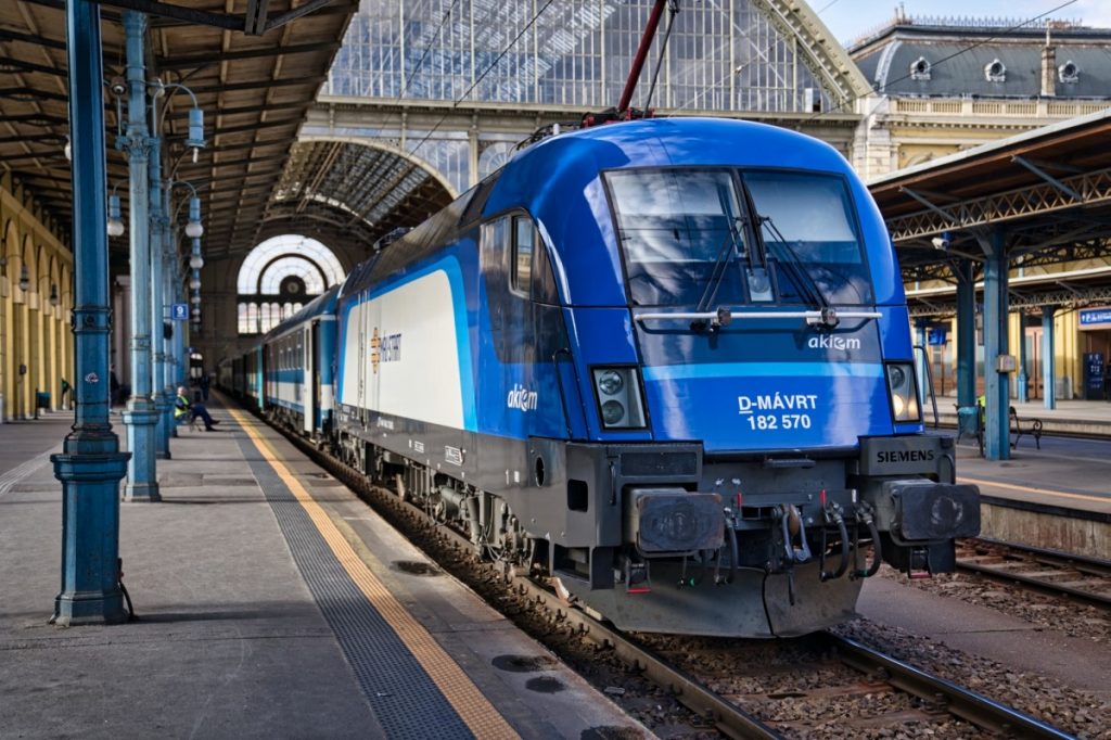 MÁV Adds More Modern Eurosprinters into Service
