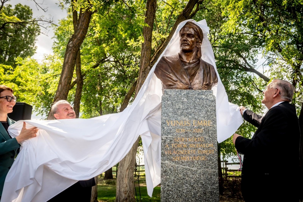 Hungary and Türkiye Celebrate Shared Heritage with Unveiling Yunus Emre's Statue