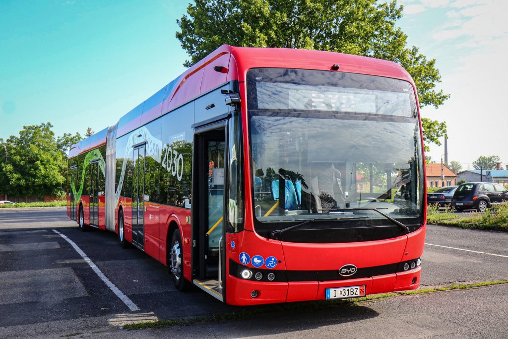 First Bus Rolls off BYD’s Assembly Line in Komárom post's picture