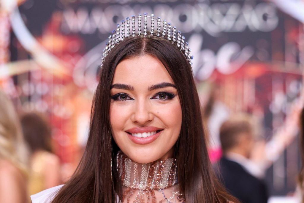 Andrea Katzenbach Crowned Miss World Hungary post's picture